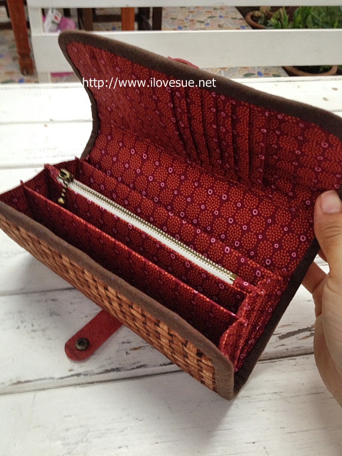 กระเป๋าสามพับแอพพลิเค่ - สั่งทำไม่มีพร้อมส่ง