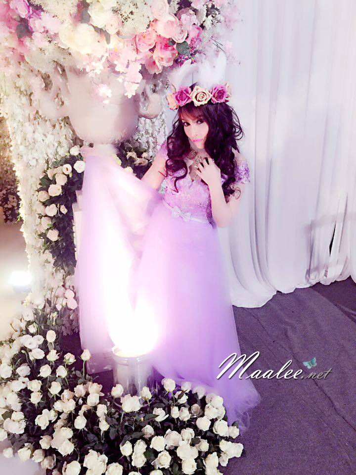 พร้อมส่ง ชุดราตรียาว แบบไหล่ปาด ช่วงอกแต่งเลื่อมปักมุกสวยหรู + โบว์ช่วงเอว กระโปรงตาข่ายนิ่ม สีม่วง (เชือกผูกหลัง)