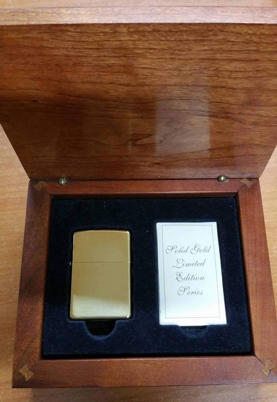 ไฟแช็ค Zippo แท้ ฺเคสผลิตจากทองคำแท้ 18K "ZIPPO #195 18K SOLID GOLD LIGHTER IN CHERRYWOOD BOX" แท้นำเข้า 100%