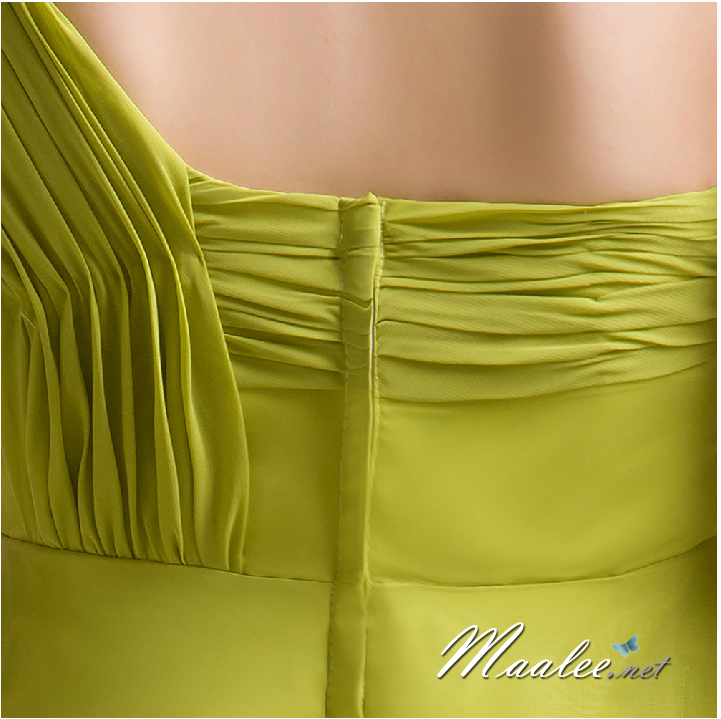 พร้อมเช่า ชุดราตรียาว สีเขียว แต่งเพรชช่วงอก