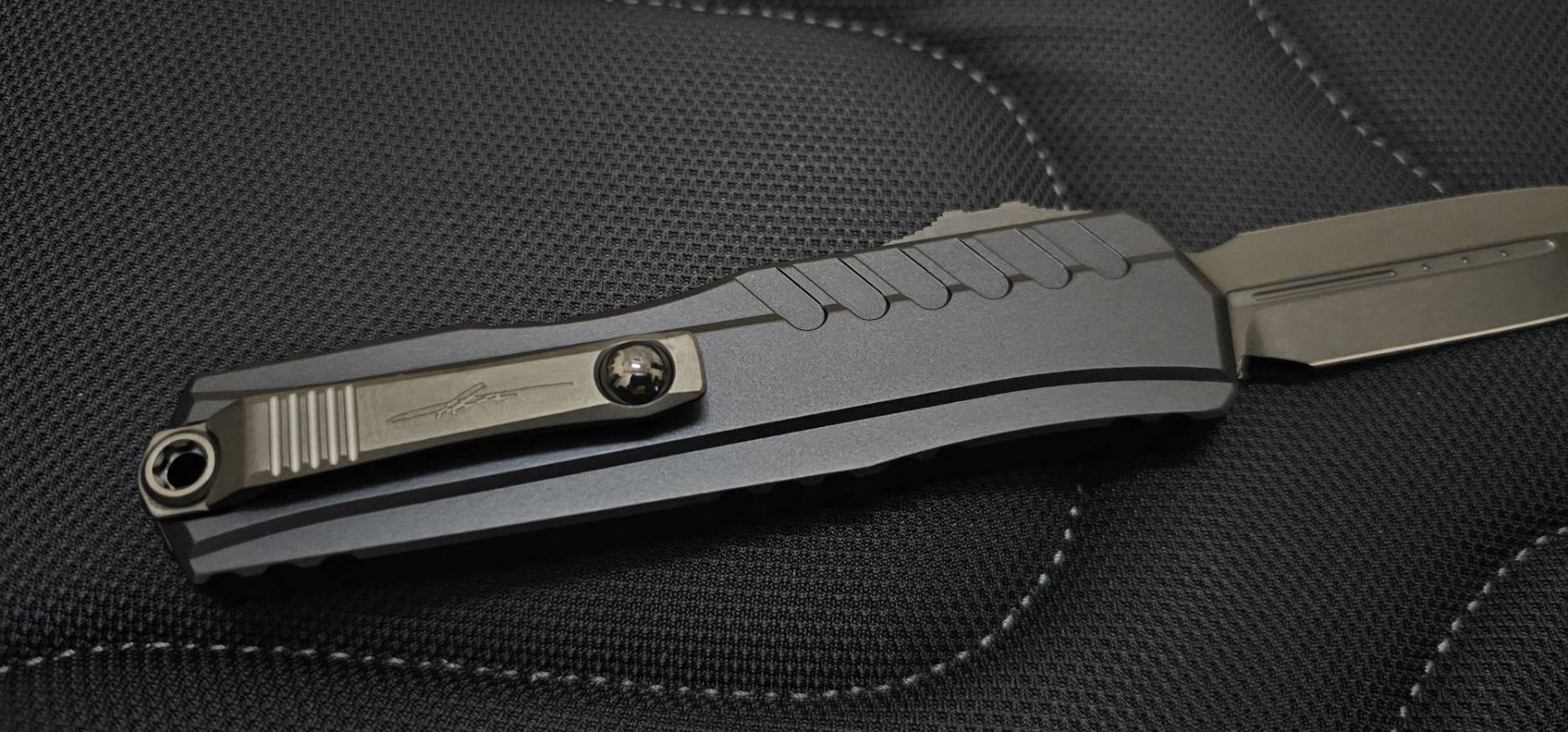 Microtech Cypher II D/E Shadow DLC Standard Signature Series