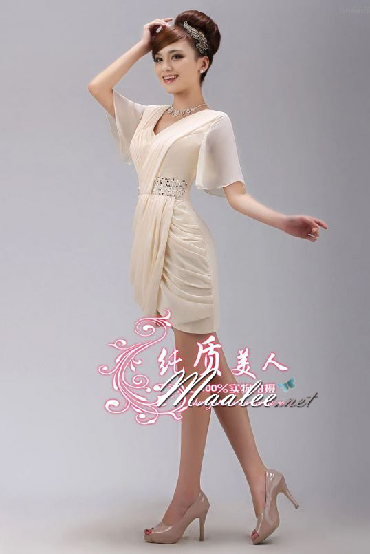 พร้อมเช่า ชุดราตรีแขนสั้น ผ้าชีฟอง สีครีม Champagne แขนย้วย แต่งเลื่อมช่วงเอว