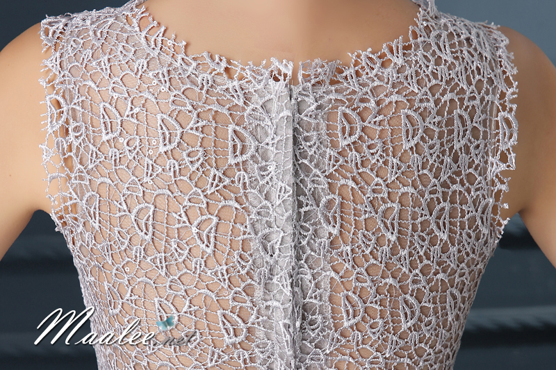 พร้อมเช่า ชุดราตรีสั้น แขนกุด แต่งลูกไม้ เอวคาดเพชรหรู กรโปรงตาข่าย ด้านหลังซีทรูแนวเซ็กซี่ สีเทา