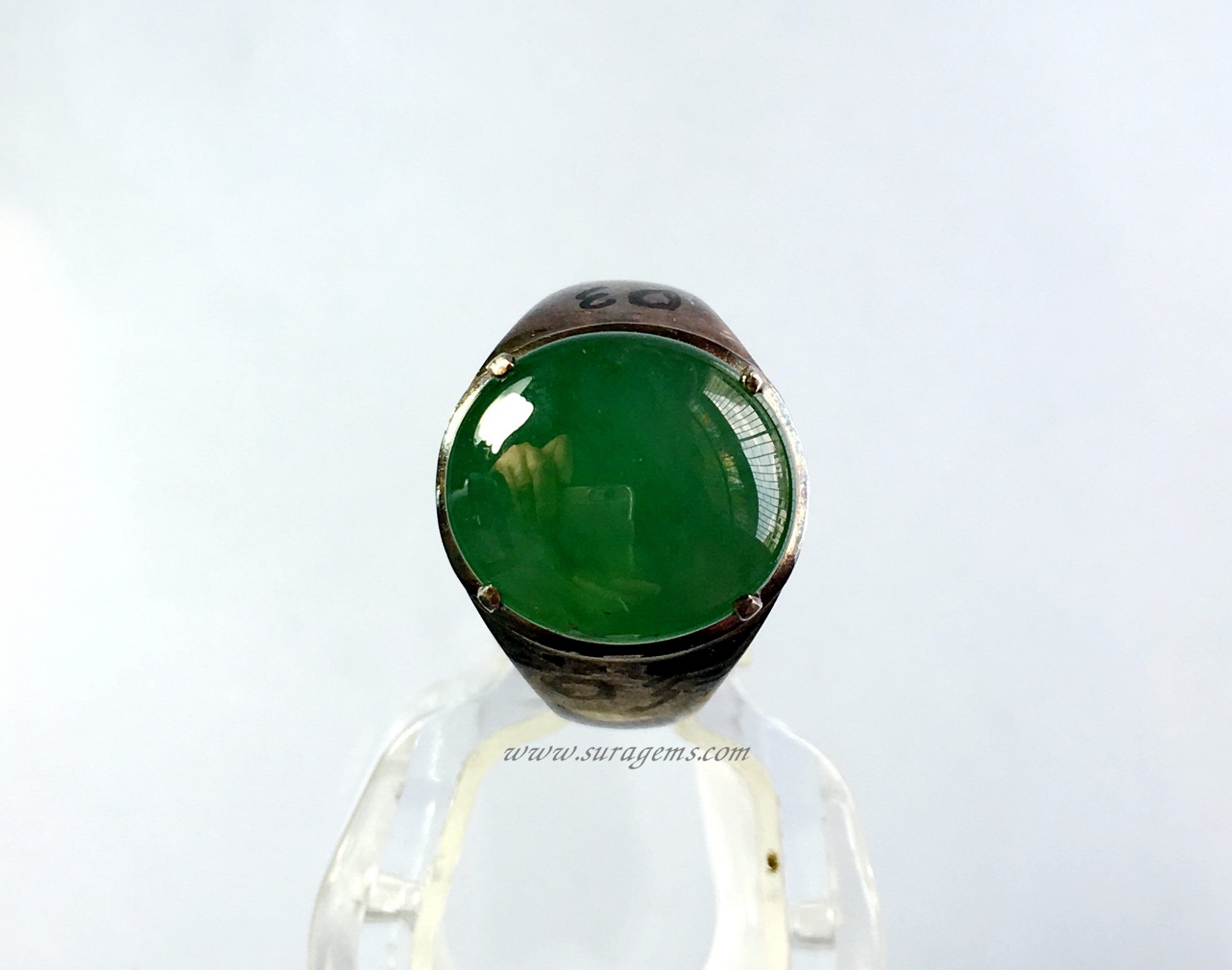 หยกพม่า A jadeite Myanmar เนื้อน้ำผึ้งเขียวกลาง นน.7.05 ct. ขนาด 12.8x14x4.8 mm.