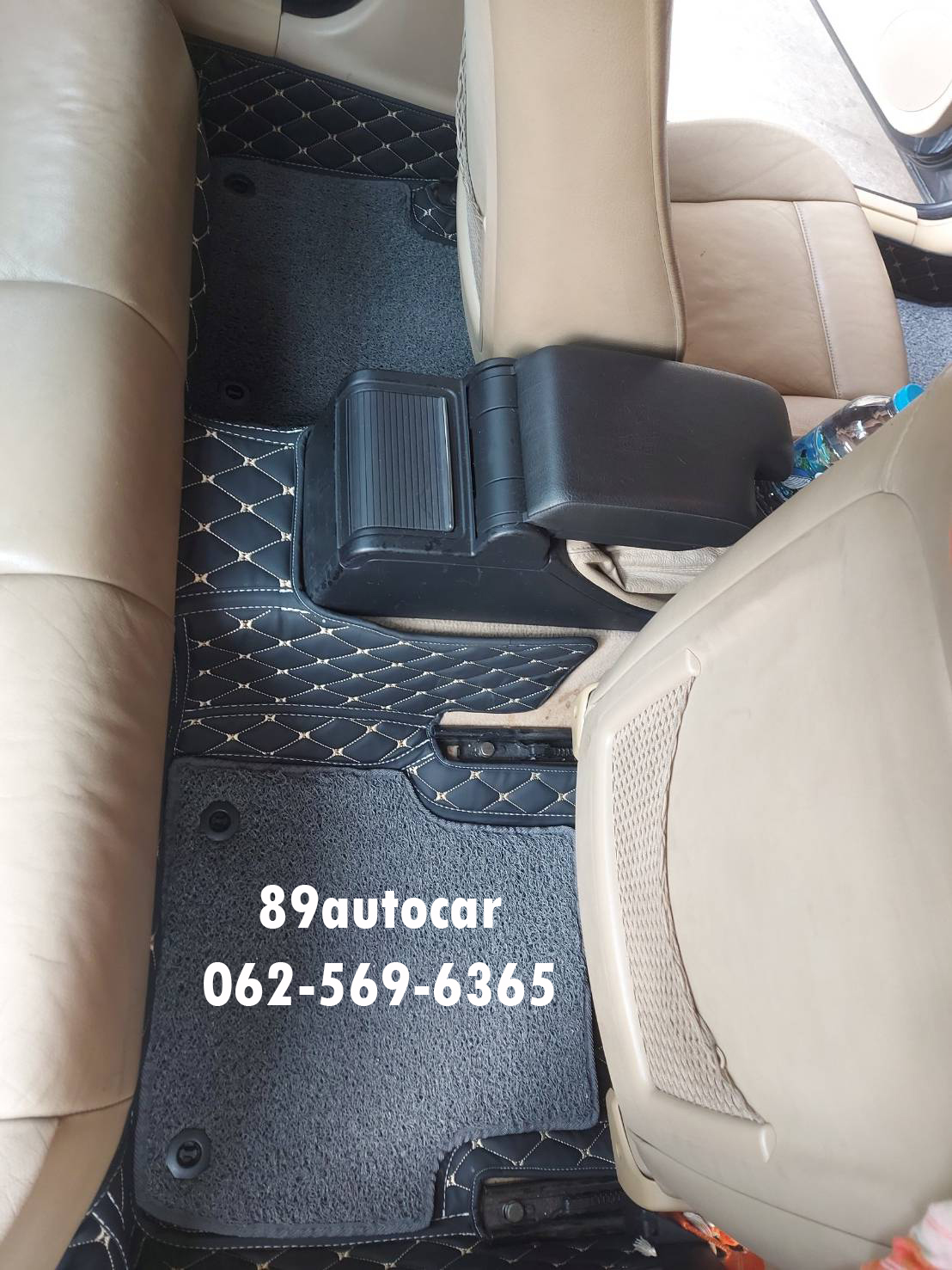 สั่งตัดพรมรถยนต์ BMW E46 ปูพรม7D สีดำด้ายทอง + พรมดักฝุ่นสีเทา เข้ารูป เต็มคัน