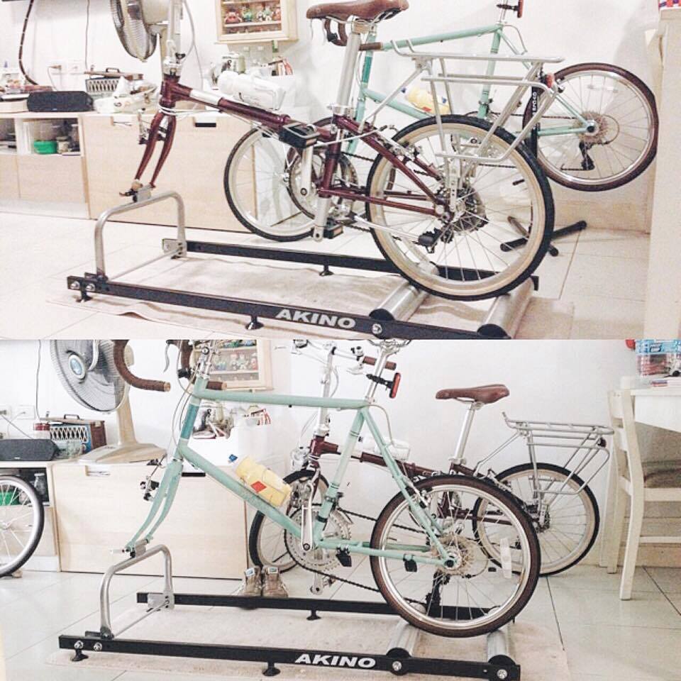 เทรนเนอร์ลูกกลิ้ง Akino 2 Rollers & One Ride Stand แบบชุดขาจับหน้าพร้อมลูกกลิ้ง(ล้อ 26-700C) รองรับ 20", 26", 27.5", 29", 700c