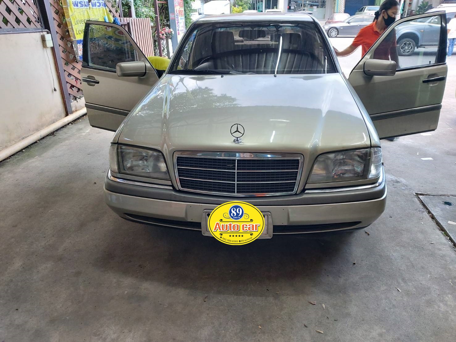 พรมปูพื้นรถยนต์ Benz C220 C180 W202 เข้ารูป