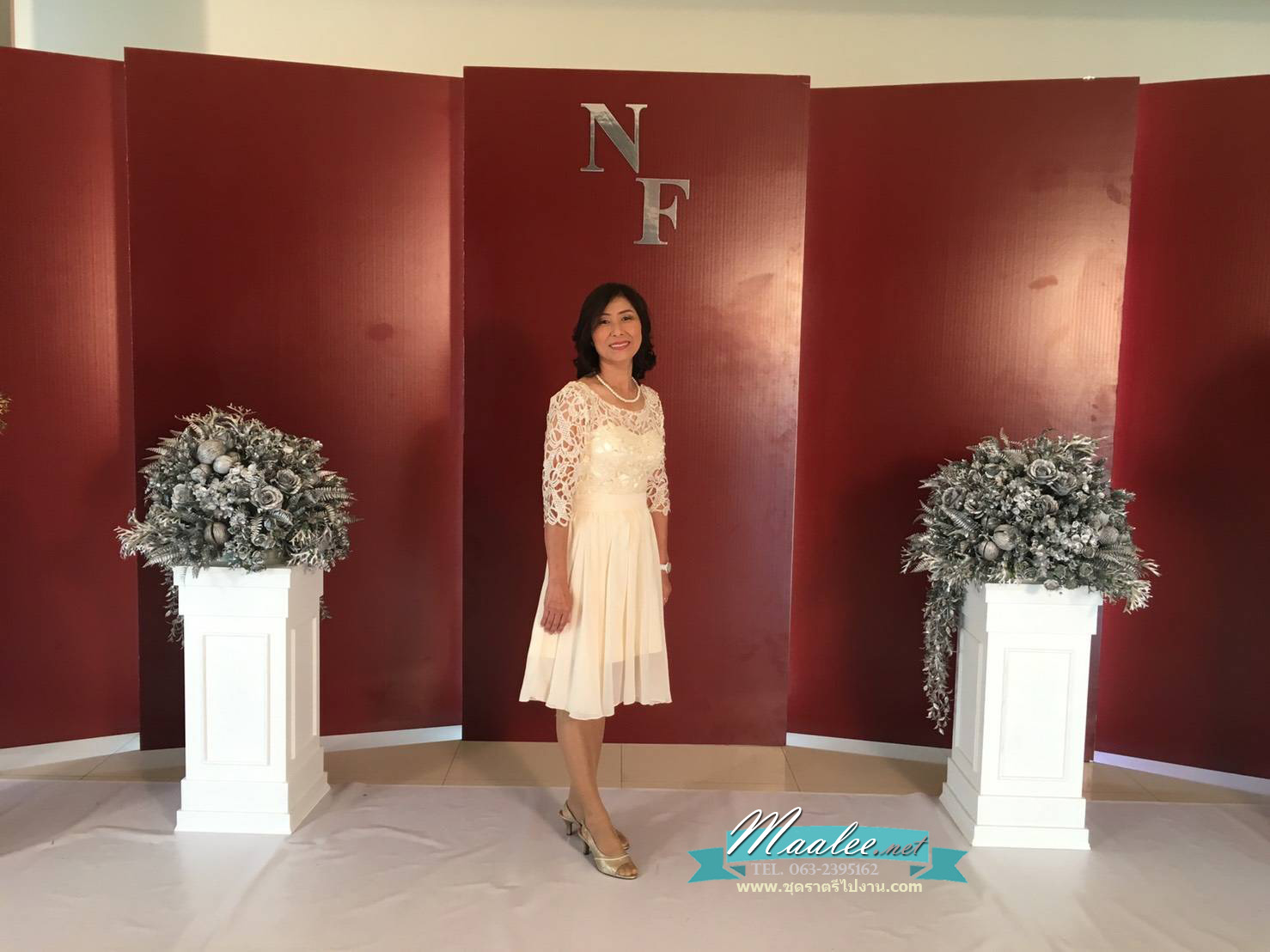 พร้อมเช่า ชุดราตรีสั้น สีครีม แขนสามส่วน ลูกไม้ฉลุ กระโปรงผ้าชีฟอง