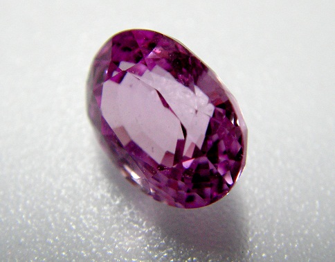 พิ้งซัฟฟาย(Pink Sapphire) ธรรมชาติ100% ความสะอาด VS2 ขนาด6.23x8.33x4.85 mm. น้ำหนัก 2.27 ct. เซอร์ BGL