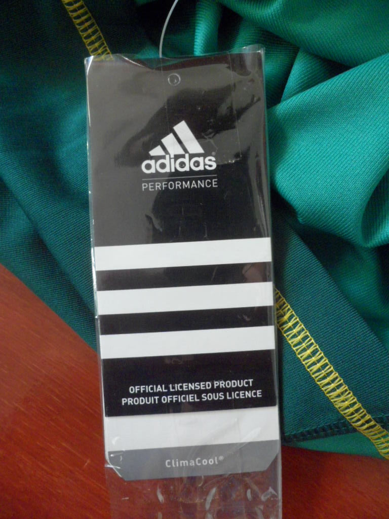 เสื้อฟุตบอล ทีมชาติแอฟริกาใต้ ชุดเยือน ชุดลุยศึกฟุตบอลโลก 2010 ใหม่ M-Size / SOUTH AFRICA Football Shirt Away Kit World Cup 2010 Jersey NEW M-Size
