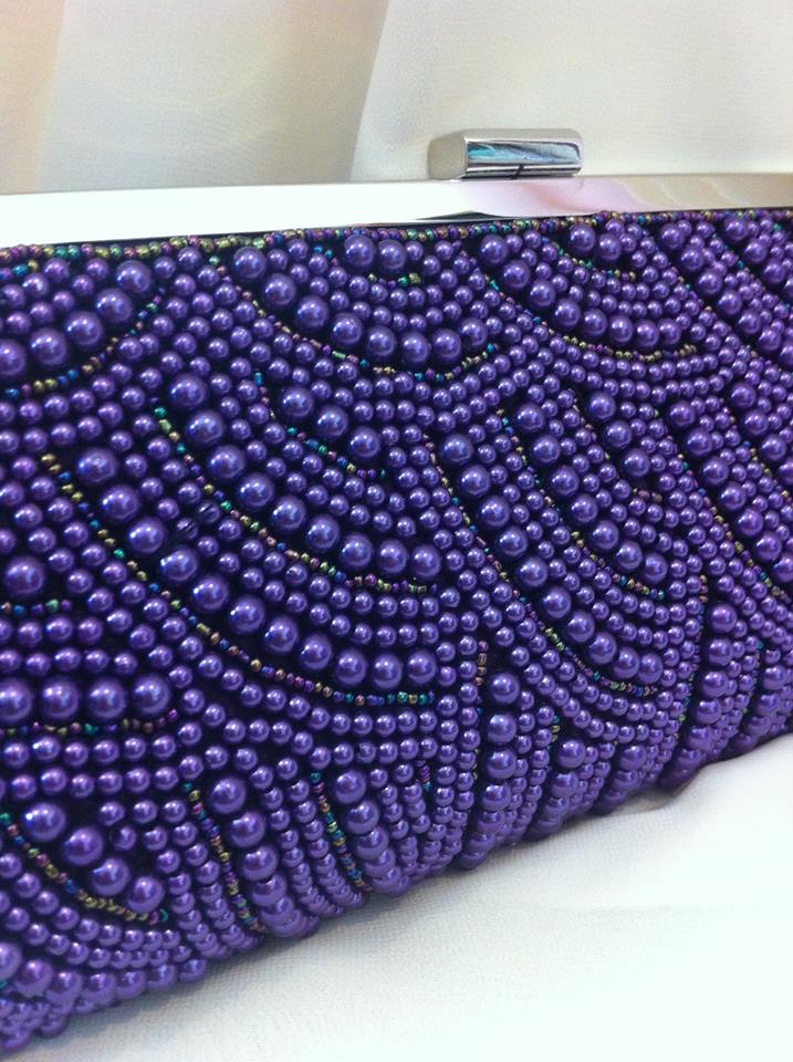 พร้อมส่ง Evening Clutch กระเป๋าออกงาน สีม่วง ปักมุกลายโค้ง งานสวยละเอียด