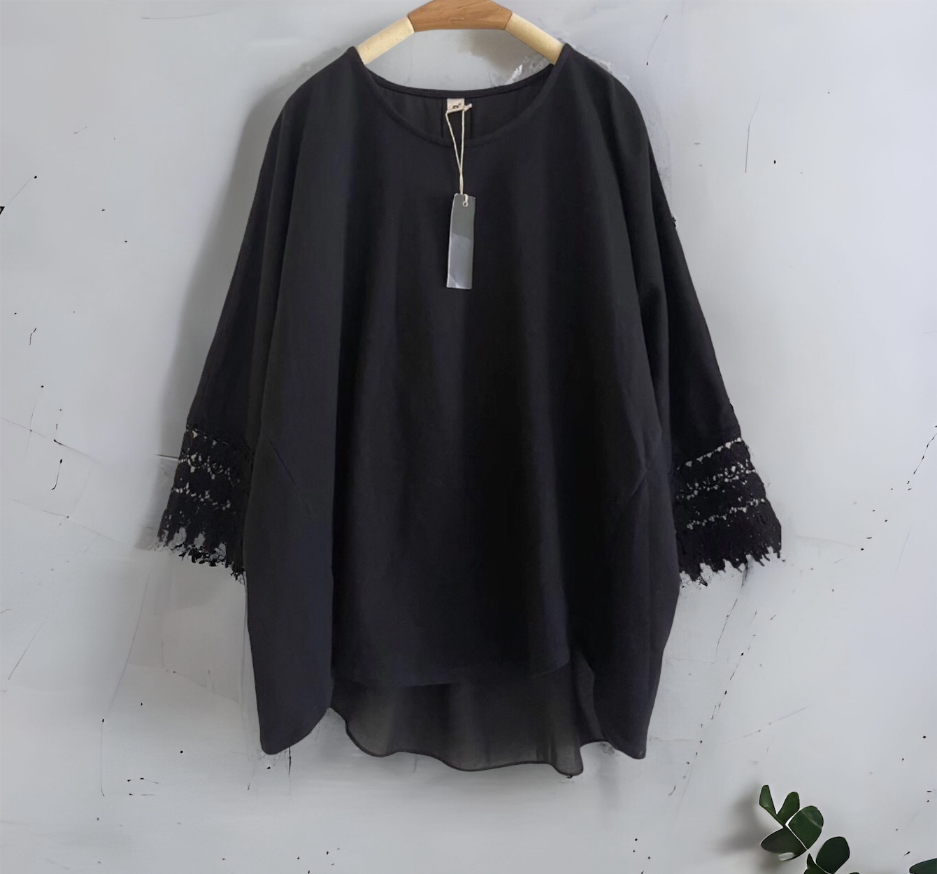 เสื้อยืดแต่งผ้าลูกไม้ 9am