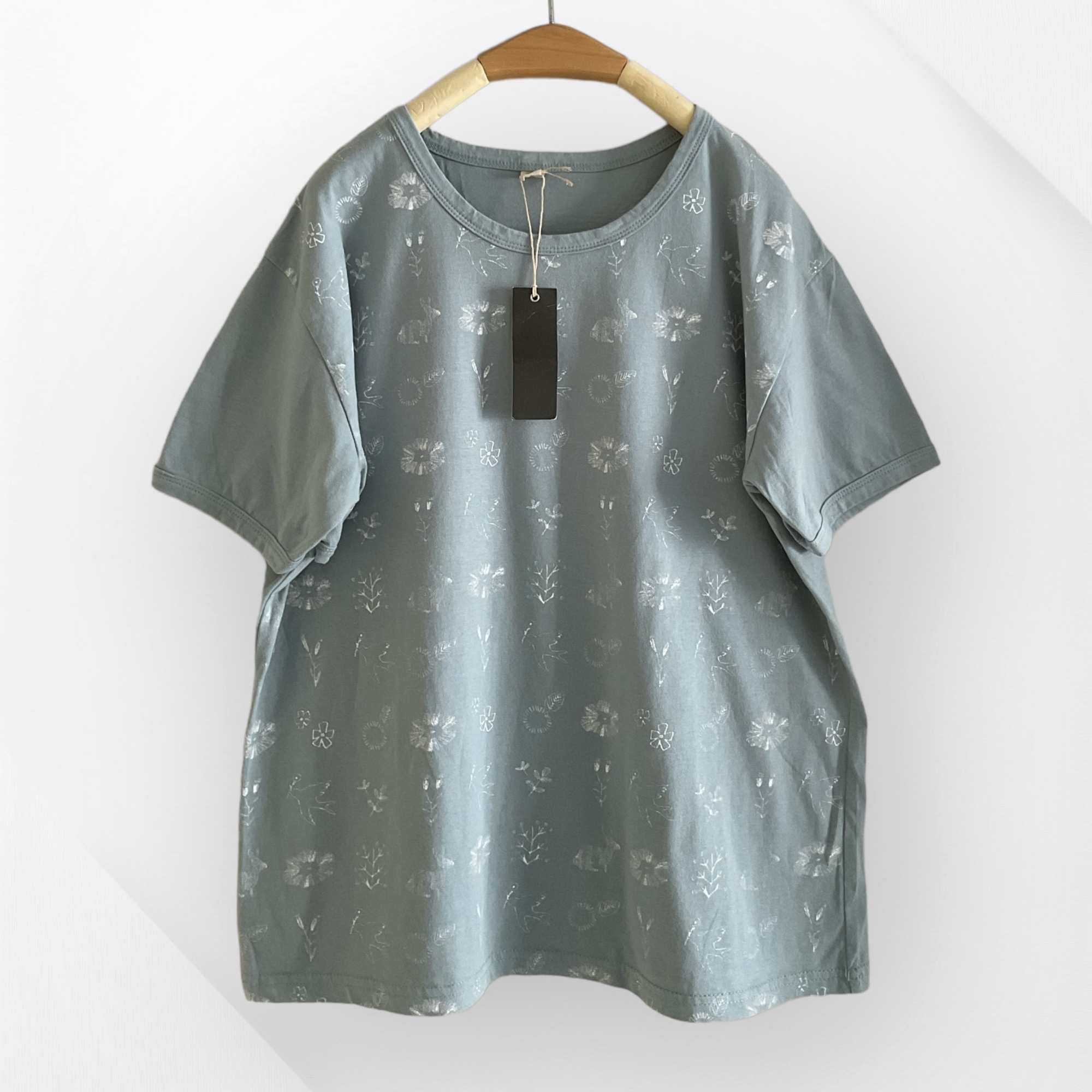 เสื้อยืดพิมพ์ลายดอกไม้ 9am