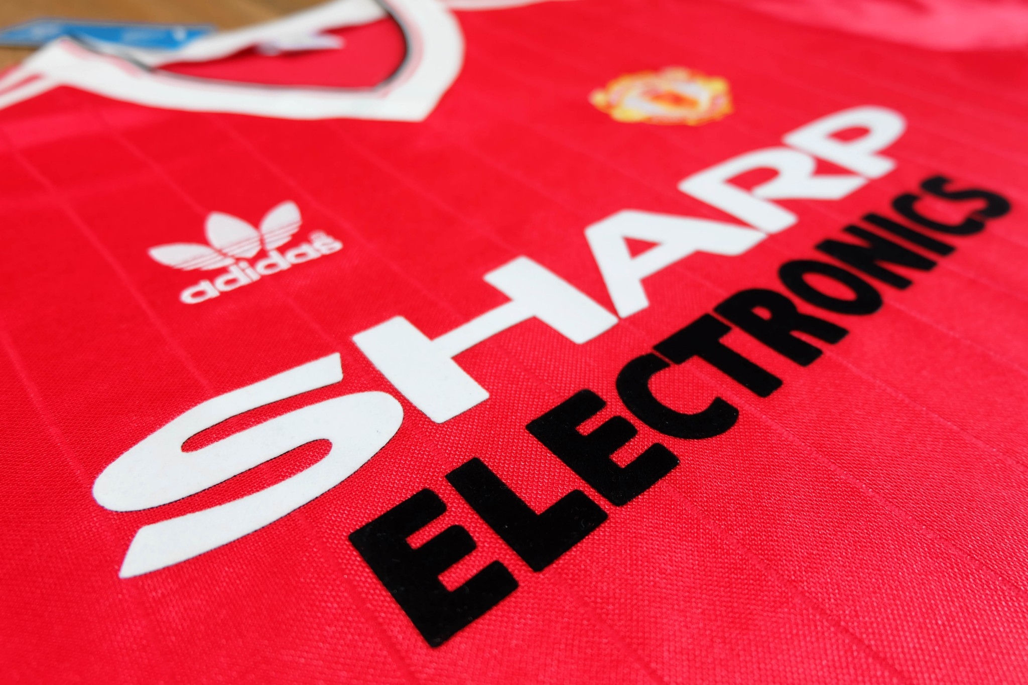 Manchester United 1982/83 Vintage Jersey เสื้อฟุตบอลแมนยูย้อนยุค Sharp Eletronics