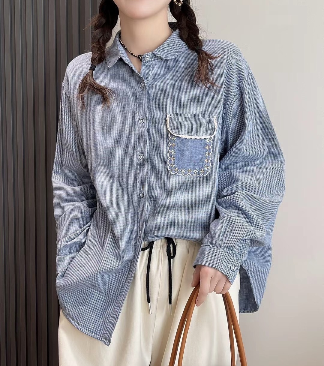 เสื้อเชิ้ตผ้าฝ้ายนิ่มแต่งกระเป๋า