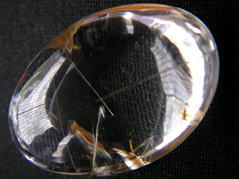 QU0013 QUARTZ แก้วแพรทอง ปกคลุมด้วยแก้วขนเหล็ก เนื้อแก้วใสสะอาด ขนาดเม็ดแก้ว 20.57x29.01x12.72 mm. นน. 40.74 ct. พม่า