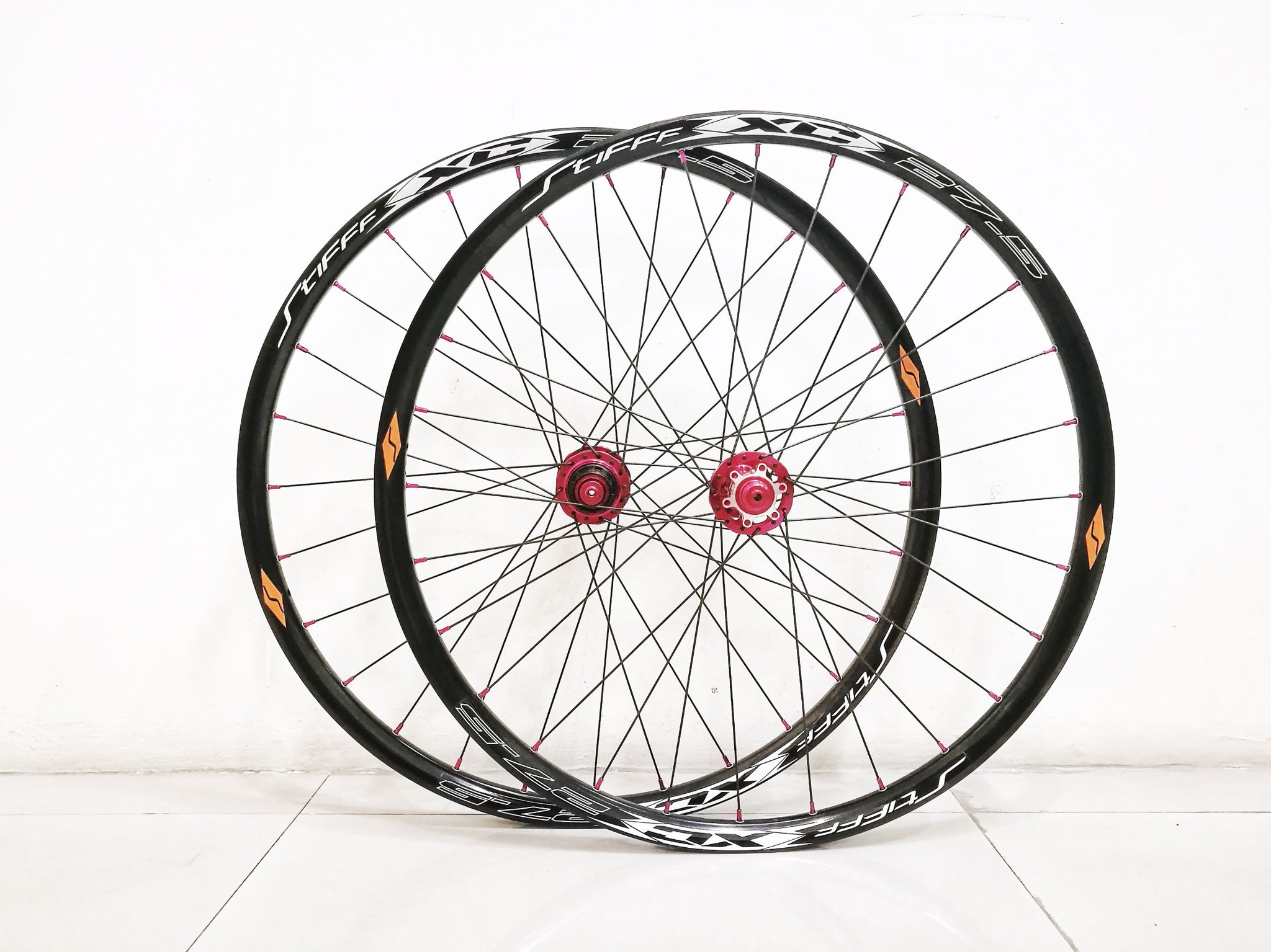 ชุดล้อเสือภูเขา Stifff XC-27.5 Red hub ท๊อปอลูฯ ขนาด27.5 โม่ Shimano 8-11 สปีด รองรับ Tubeless Ready