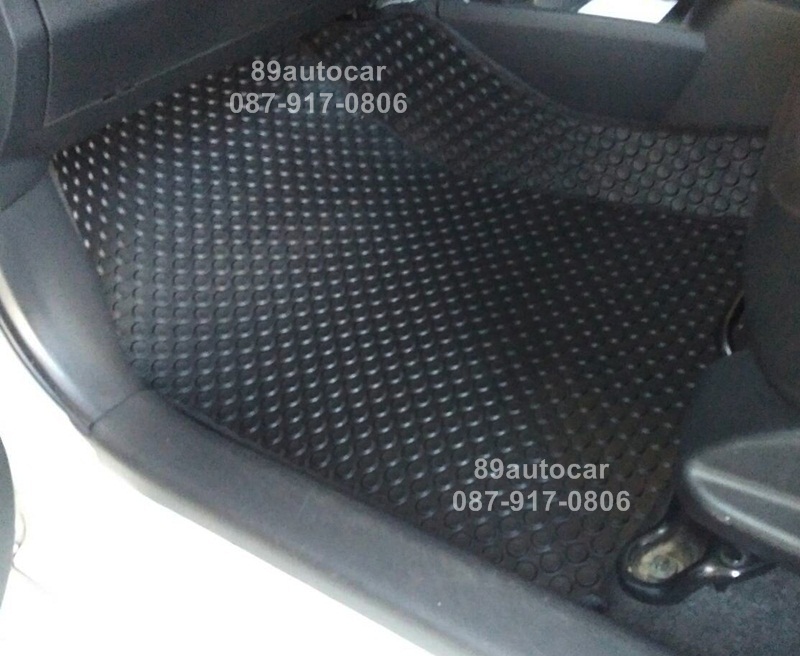 ยางปูพื้นรถยนต์เข้ารูป Toyota Yaris 2006 กระดุมสีดำขอบดำ + ท้าย + พับเบาะ