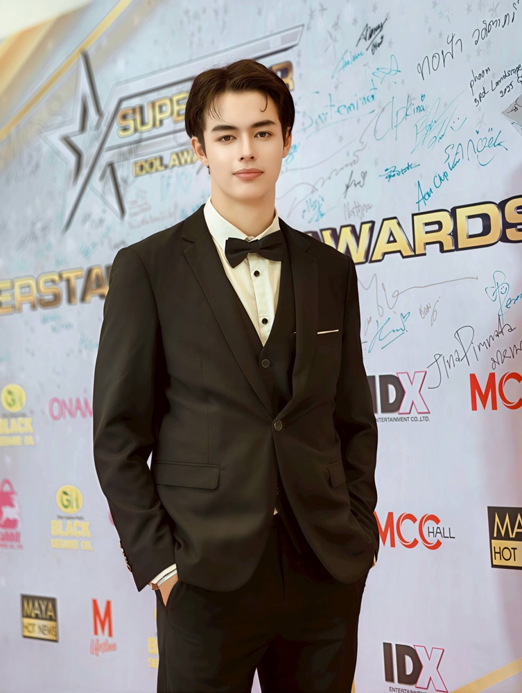 พร้อมเช่า ชุดสูทชาย สีดำ คลาสสิก รุ่นกระดุมเดียว (พร้อมเสื้อกั๊ก)