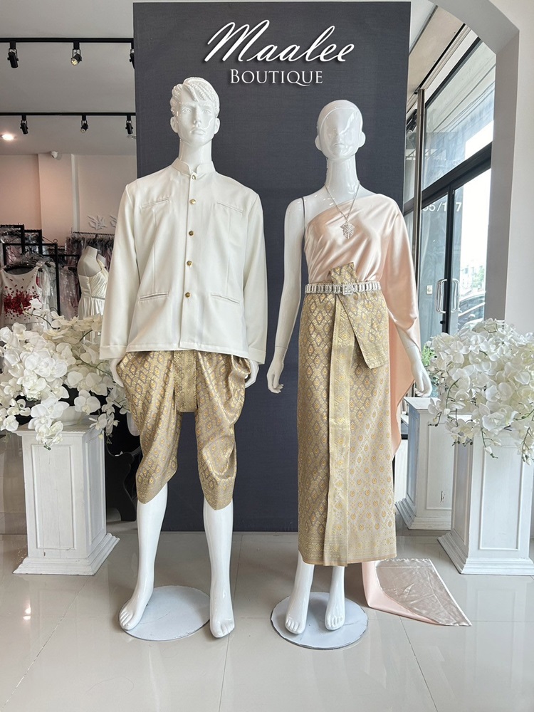 เช่า ชุดไทย ชุดเพื่อนเจ้าสาว ชุดไทยผ้าถุงสีเทาชาทอง สไบสีโอโรสอ่อน