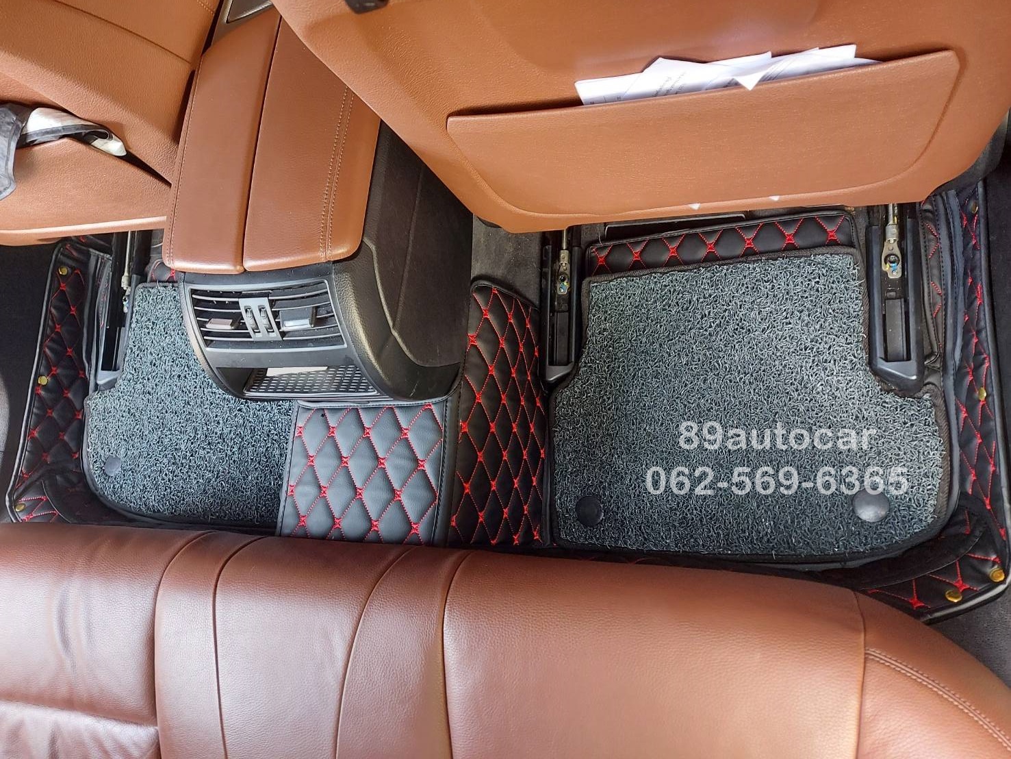 พรมรถยนต์ BMW 525d F10 2011 ปูพรม7D สีดำด้ายแดง + พรมดักฝุ่นสีเทาขอบดำ เต็มคัน