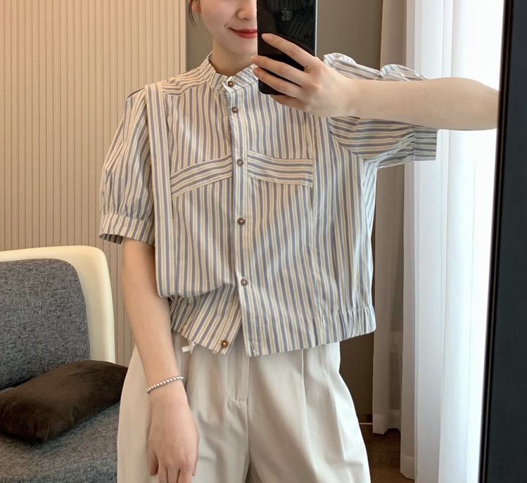 เสื้อครอปผ้าฝ้ายลายริ้ว