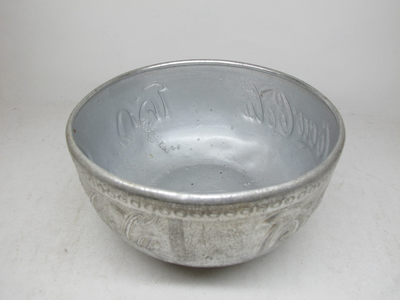 ขันโค๊กสงกรานต์ ขัน Coca-cola (3) แต่มีรูรั่วเล็กๆ 2 รู