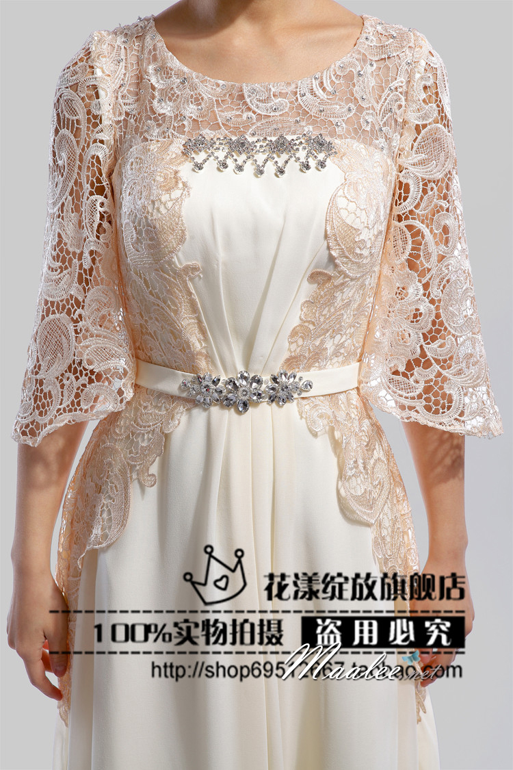 พร้อมเช่า ชุดราตรียาว สีเขียวอ่อน แขนสามส่วน แต่งลูกไม้ จับเดรปทรงนาฬิกาทราย (L-3XL)