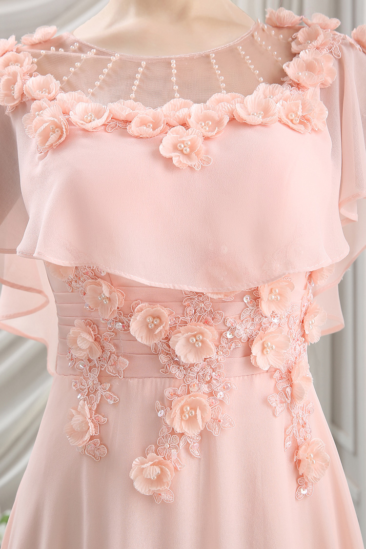 พร้อมเช่า ชุดราตรียาว แบบปิดไหล่ ผ้าชีฟอง แต่งดอกและลูกปัดสวย สีชมพู