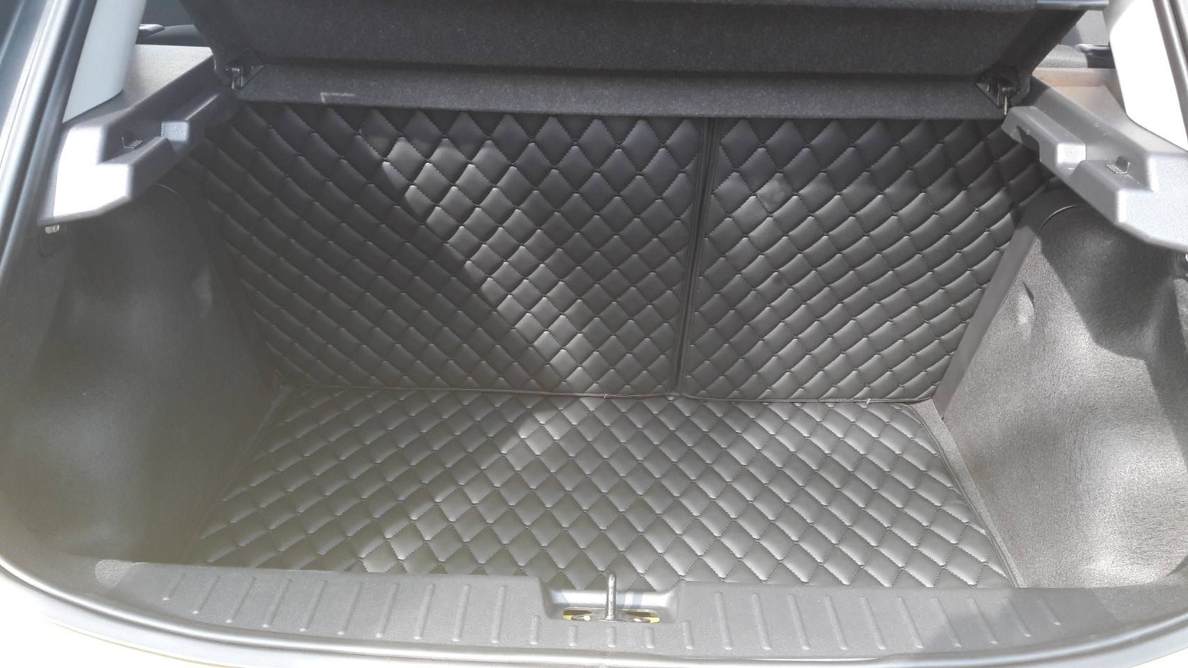 พรมปูพื้น MG3 2018-2020 เข้ารูป