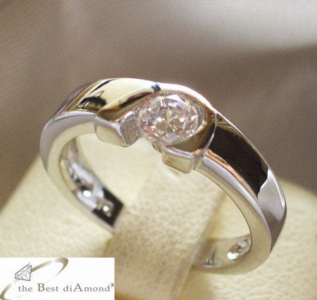 BR026RD แหวนน่ารักๆ ใส่เป็นแหวนคู่รักได้ ทำเป็นรุปเกือกม้า เพชรCZเล็กๆ ขนาด 30 ตัง แต่วิ๊งๆเล่นไฟ ใส่ติดนิ้วได้ทุกโอกาส ใส่ไปเรียน ทำงานได้สบาย