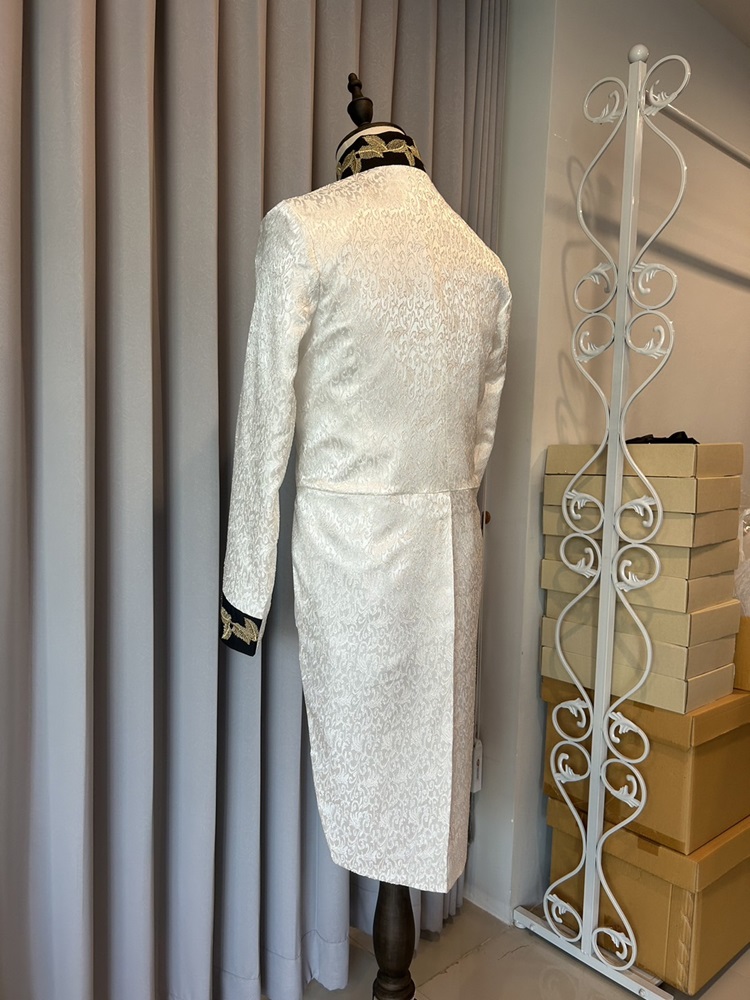 พร้อมเช่า เสื้อสูทเจ้าชาย สูทอังกฤษ ขุนนางอังกฤษ