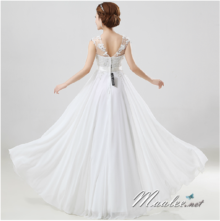 พร้อมส่ง ชุดราตรียาว สี ครีม Champagne คอปาด แต่งลูกไม้หรูเซาะดอก ปักลูกปัด