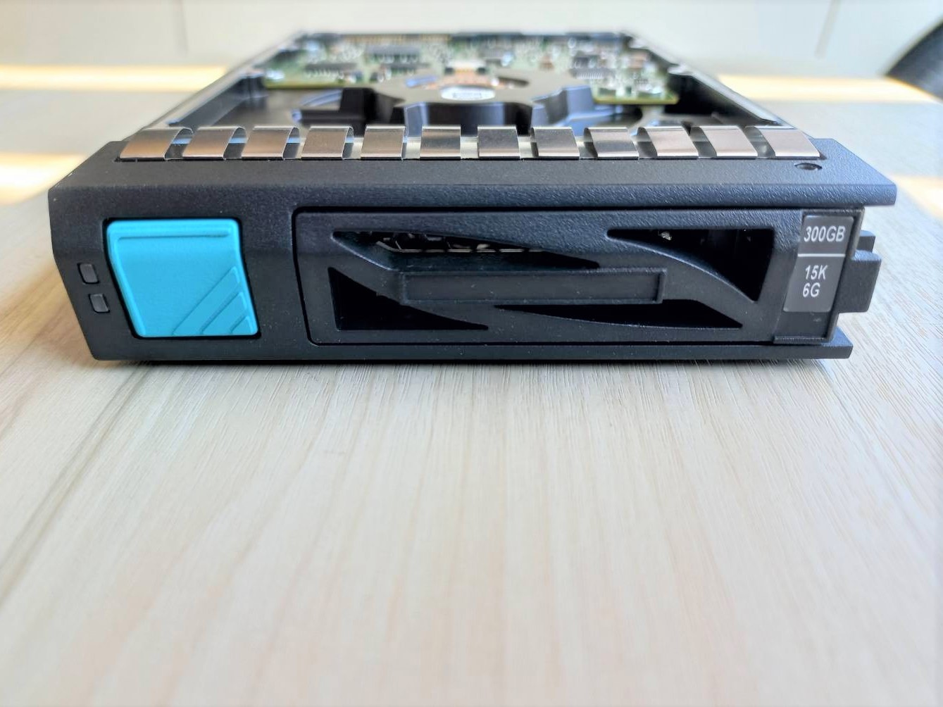243-423479-111 10B24518 Hitachi 300GB 15000RPM SAS 3.0 Gbps 3.5 16MB Cache Ultrastar Hard Drive.