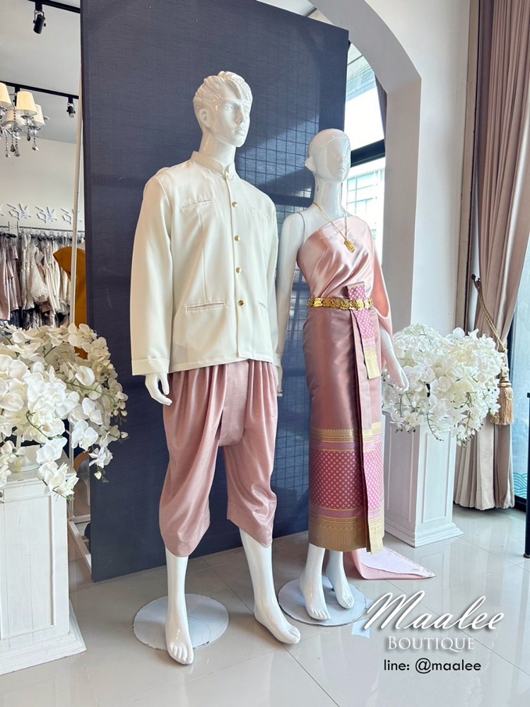 เช่า ชุดไทย ชุดเพื่อนเจ้าสาว ชุดไทยผ้าซิ่นสีเทาส้ม สไบเรียบสีโรสโกลด์