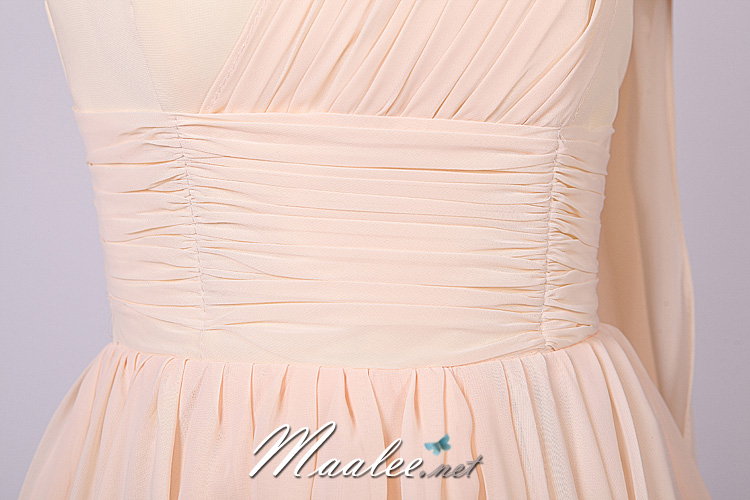 พร้อมส่ง ชุดราตรีสั้น เกาะอก ไหล่เดียว สีครีมไข่ คาดผ้าจับเดรป ทิ้งชายด้านหลัง