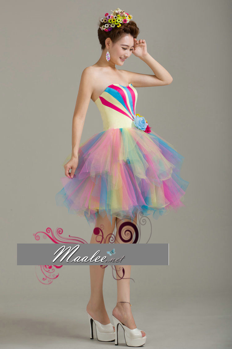 พร้อมเช่า ชุดแฟนซี เกาะอก ชุดราตรีสั้น สายรุ้ง Rainbow น่ารักมากมาย กระโปรงสีสวย