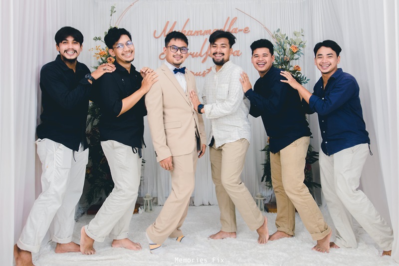 พร้อมเช่า สูทชาย สีกากี สไตล์เกาหลี พร้อมเสื้อกั๊ก