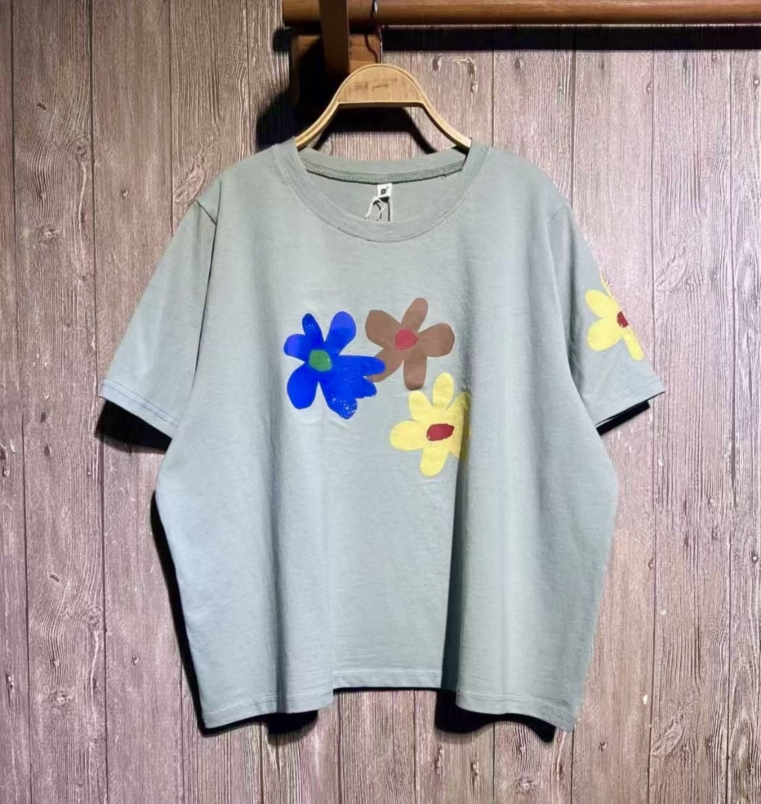 เสื้อยืดลายดอกไม้ 9am