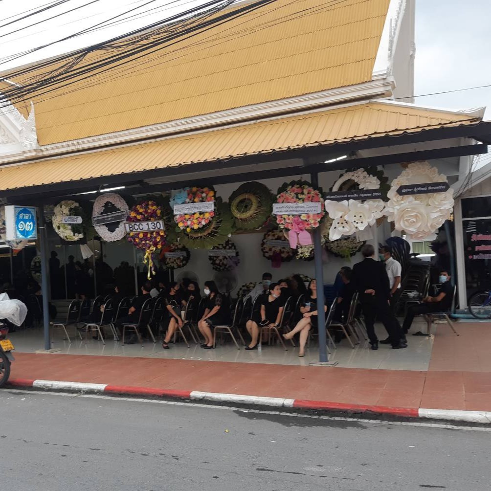 พวงหรีด - ลิลลี่ขาว | พวงหรีดดอกไม้กระดาษ | ส่งฟรีเฉพาะพื้นที่กรุงเทพฯ-ปริมณฑล