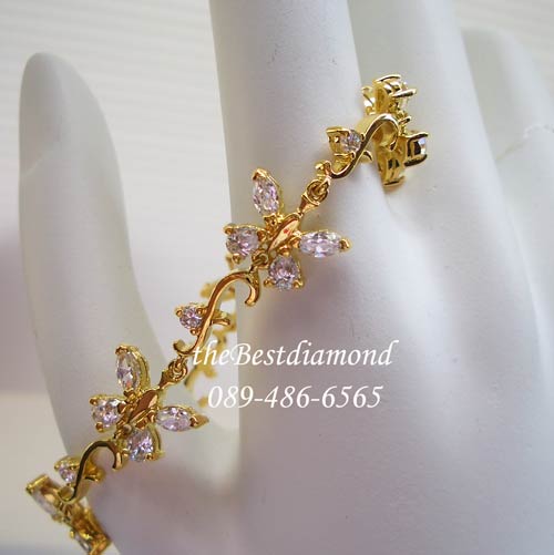 BC001+++สร้อยข้อมือbeautiful lover+++เหมือนรูปดอกไม้เลื้อยหรือ ดูเป็นรูปผึ้งก็ได้ค่ะ ผสมผสานระหว่างเพชรหยดน้ำกับเพชรมาคี วางรูปแบบได้สวยงาม อ่อนช้อย