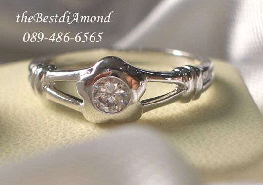 BR069RD+++แหวนดอกไม้ฝังหุ้ม+++แหวนน่ารักๆอีกวง แบบเก๋ไก๋ งานเรียบร้อย สำหรับสาวๆที่ไม่ค่อยชอบเพชรเยอะ แต่แบบเก๋มากเลยนะคะ