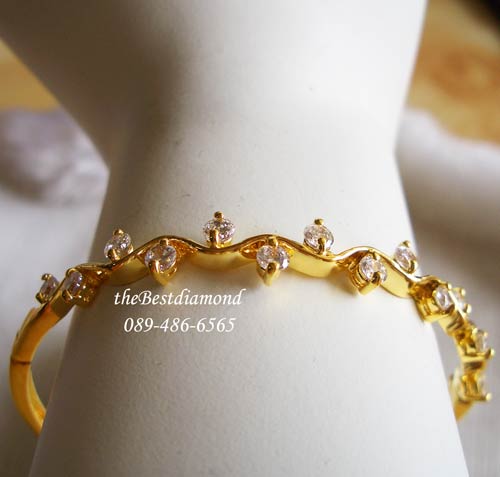 BB025+++กำไลระย้าคลื่น+++กำไลน่ารักๆๆๆ รูปคลื่นฝังเพชรตรงแต่ละโค้ง งานน่ารักสุดๆ แบบเหมือนของจริง เพชรแวววาว ใส่ติดข้อมือได้เลย ไม่เวอร์เกินไป
