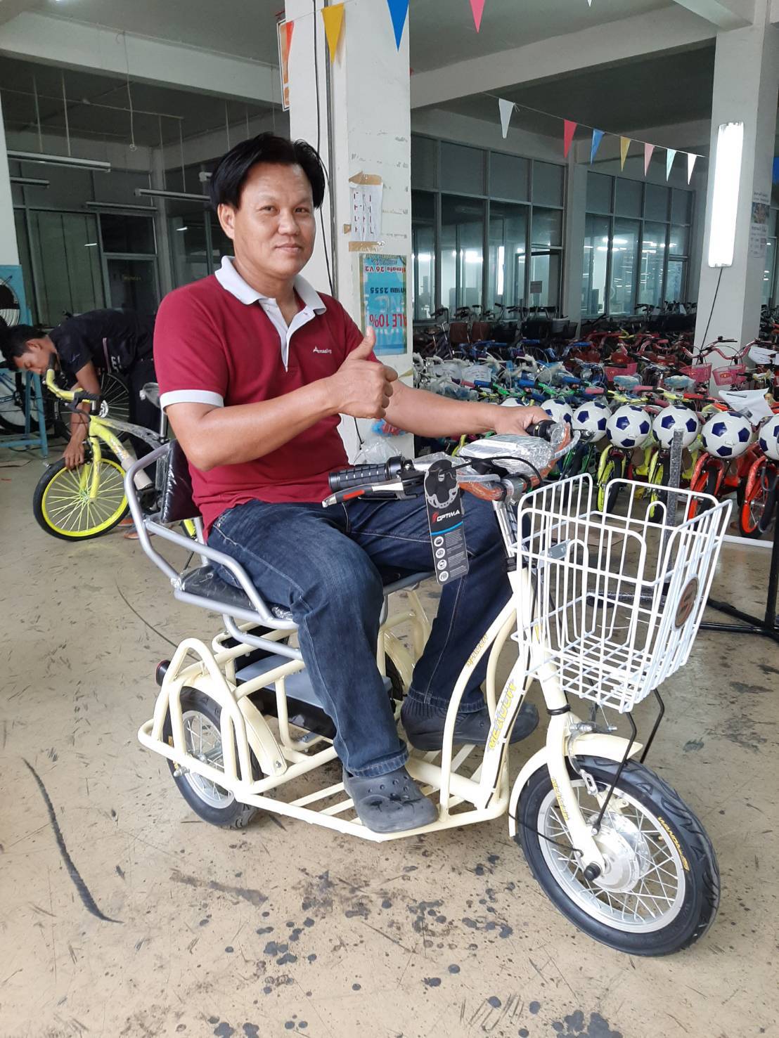 จักรยานสามล้อไฟฟ้าเมโดว์ MEADOW EPATROL 12 ขนาดล้อหน้า 16" +12นิ้ว ล้อหลัง (แบตเตอรี่ตะกั่วกรด VRLA 36V 7.8AH)