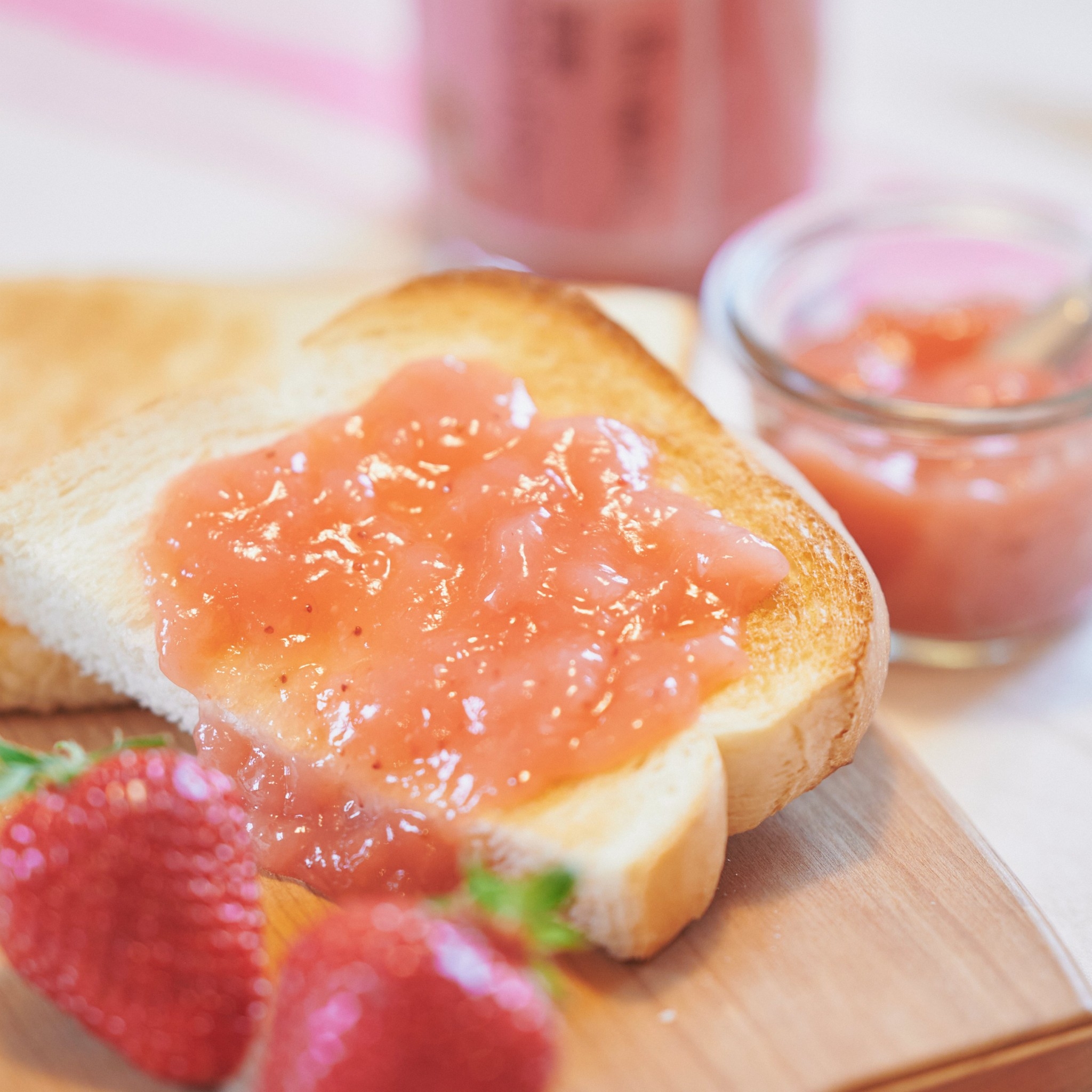 Komeda Strawberry Butter Jamแยมสตรอเบอร์รี่ที่ผลิตในญี่ปุ่น 240 g