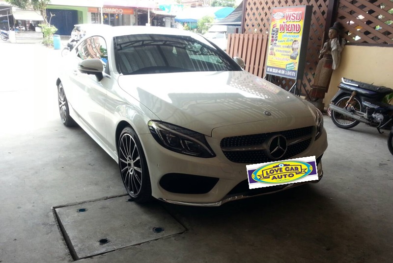 สั่งตัดพรมในรถยนต์เข้ารูป Benz C200 W205 Coupe ไวนิลสีครีม