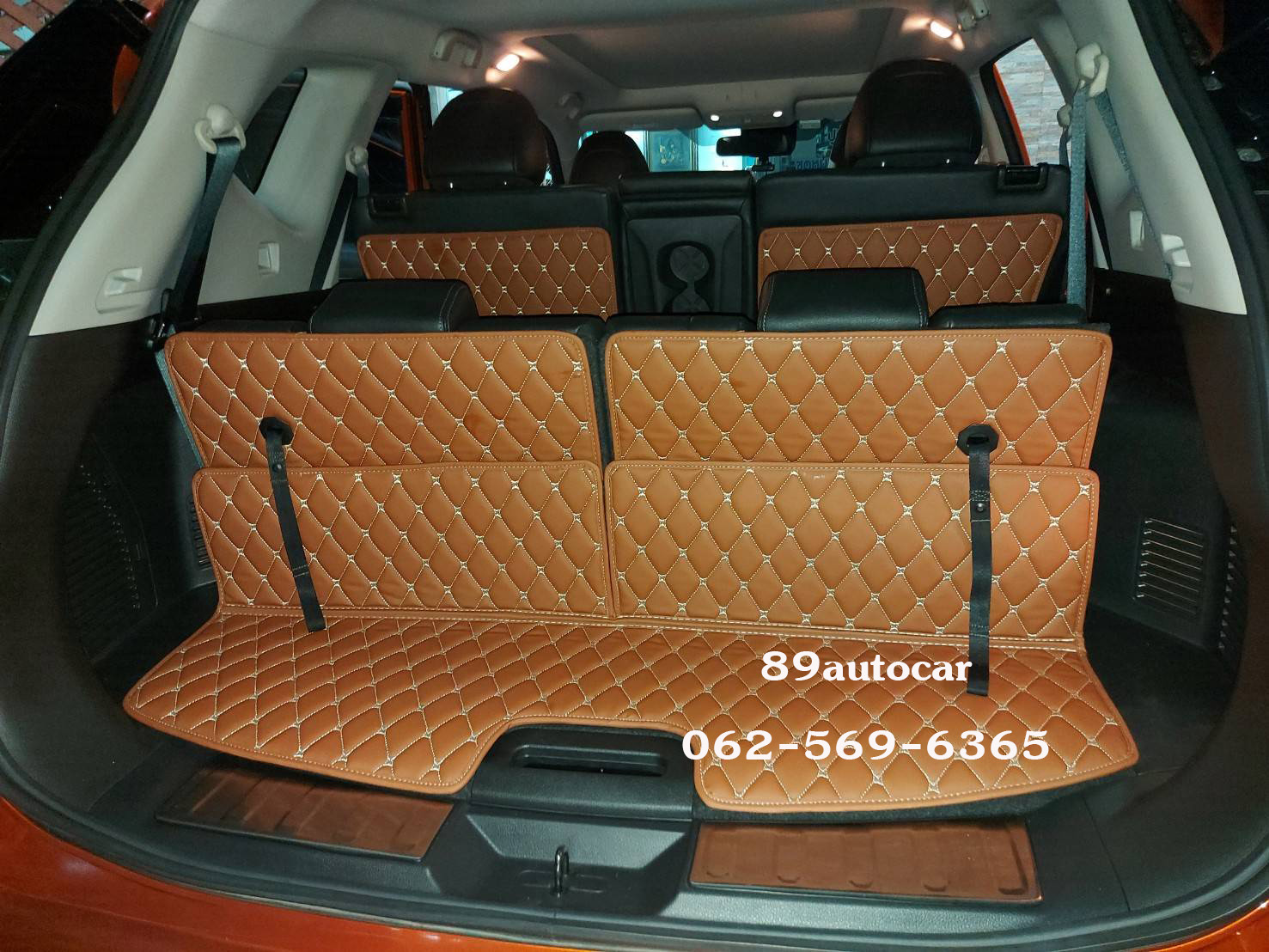 ขายพรมปูพื้นรถยนต์ Nissan X-Trail 7 ที่นั่ง ปูพรม7D สีน้ำตาลเข้ม เสริมด้วยพรมดักฝุ่นสีน้ำตาล