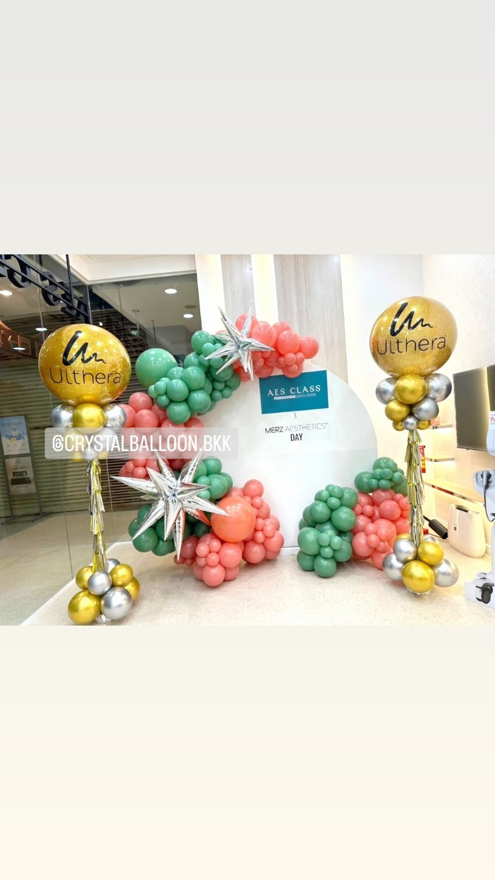 Organic Backdrop เปิดร้าน ฉากกลม สีขาว ขนาด 2x2 เมตร พร้อม เสาลูกโป่ง Bubble ขนาด 36" กลิตเตอร์สีทอง 2 เสา พร้อมตกแต่ง สามารถเปลี่ยนสีลูกโป่ง/เปลี่ยนข้อความ/เปลี่ยนฟอยล์ตกแต่งได้