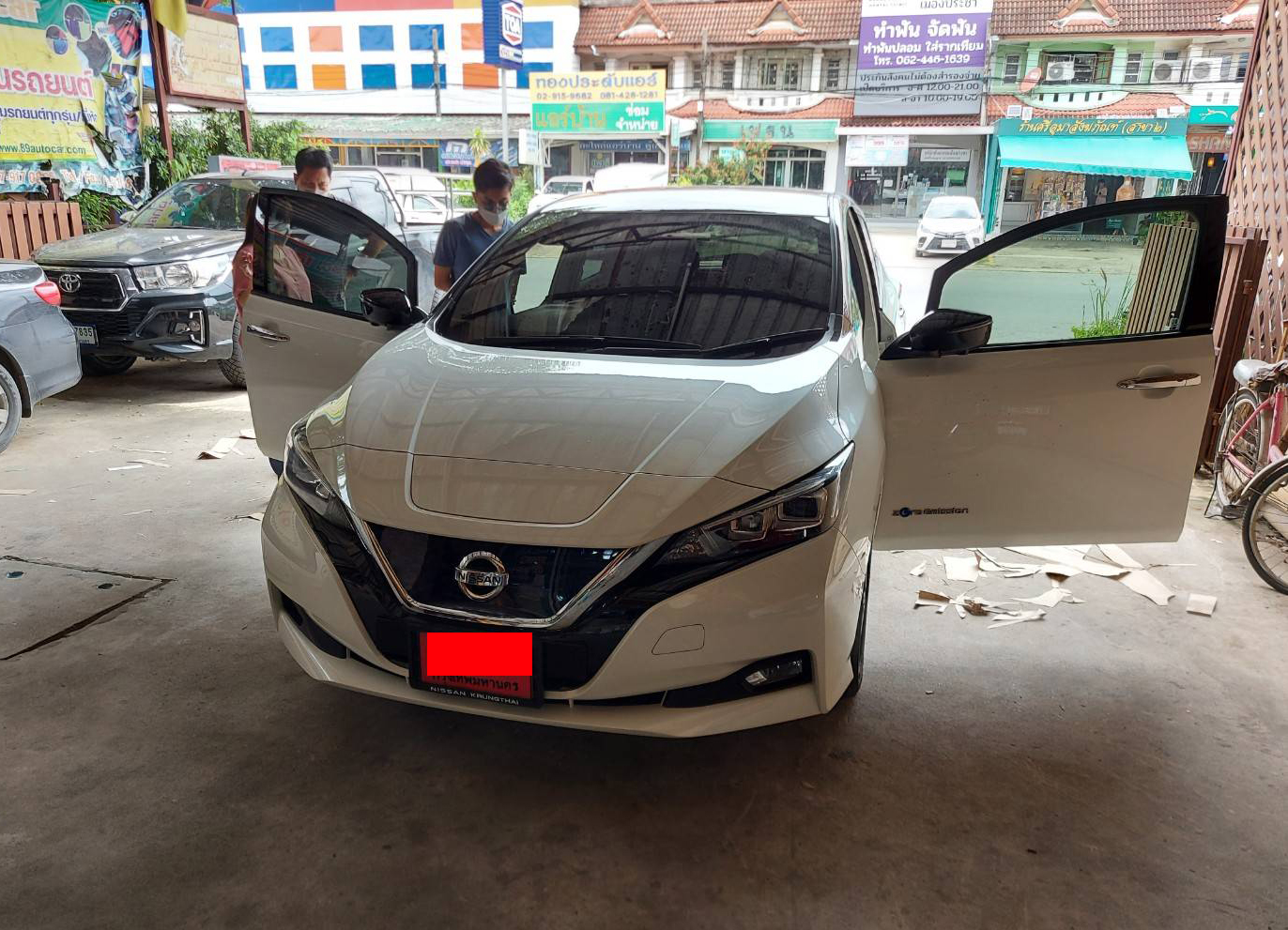 พรมรถยนต์ Nissan Leaf ปูพรม6D สีดำด้ายฟ้า เต็มคัน