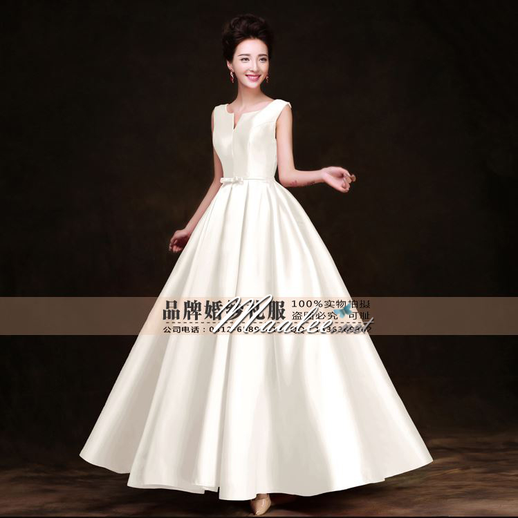 พร้อมเช่า ชุดราตรียาว แบบแขนกุด ผ้าซาตินเรียบหรู แต่งโบว์2ชั้น ช่วงเอว สีขาว (เชือกผูกหลัง)